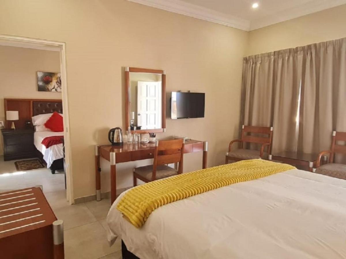 Benoni N12 Hotel Exterior photo