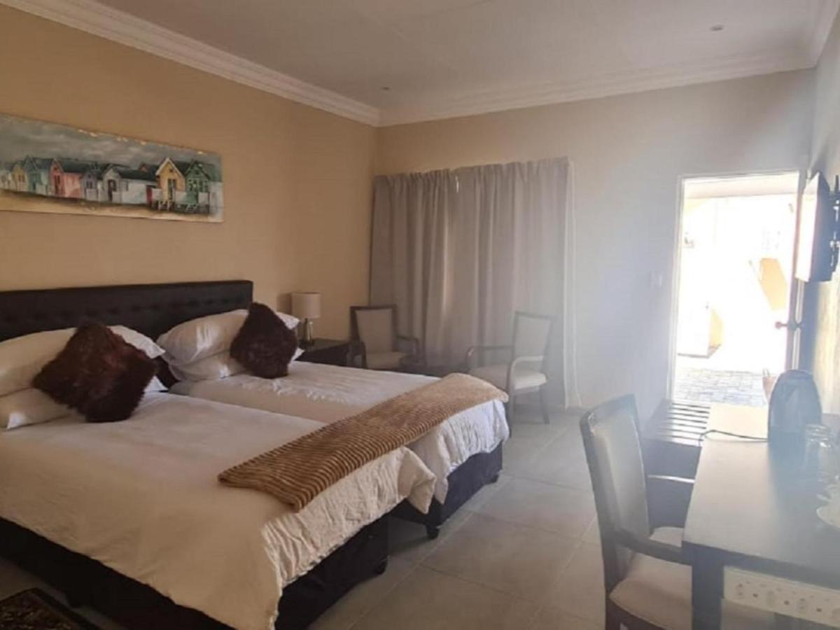 Benoni N12 Hotel Exterior photo